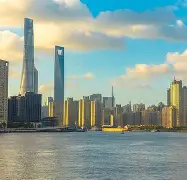 3377体育官网-上海久事迎国王杯关键赛，关键时刻状态回暖，气氛紧张，身体对抗强度拉满